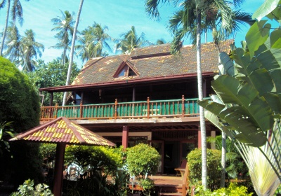 E4, Lom Talay Villas. Beachfront Thai Style Wooden Villa